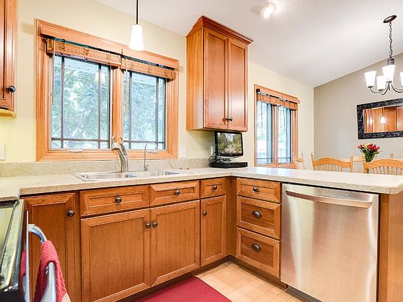 3rd image of 12901 Abbott Cir