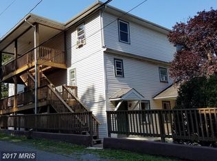 45 N Green St APT 1, Berkeley Springs, WV 25411