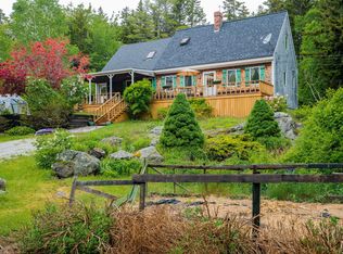 13 Rand Rd, Southport, ME 04576