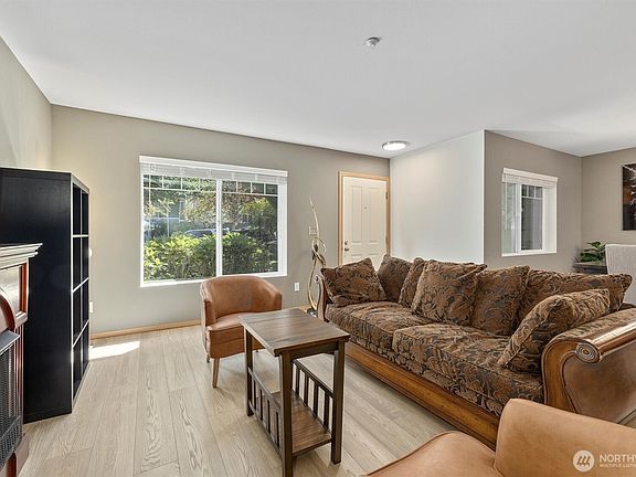 5th image of 1981 24th Avenue NE #104