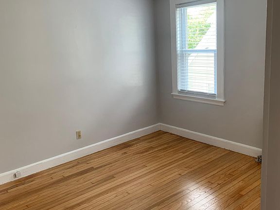 5th image of 106 Standish Ave #2L