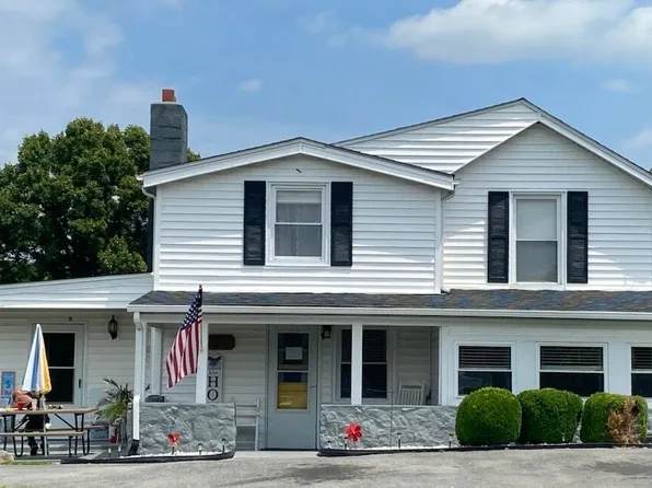 5123 Morwanda St NW, Roanoke, VA 24017