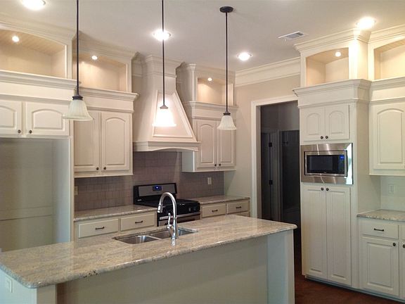 4th image of 133 N Meadow Creek Dr