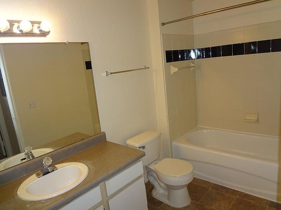 4th image of 6025 Westgate Dr APT 2525