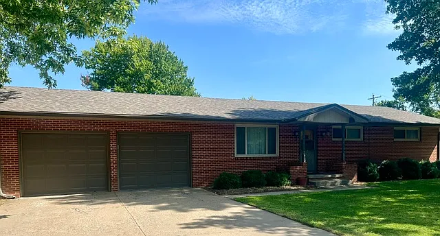 3 bed, 1.5 bath, 1314 sqft, $1,500 — Photo 4