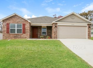 1088 Huntington Dr, Benton, AR 72019