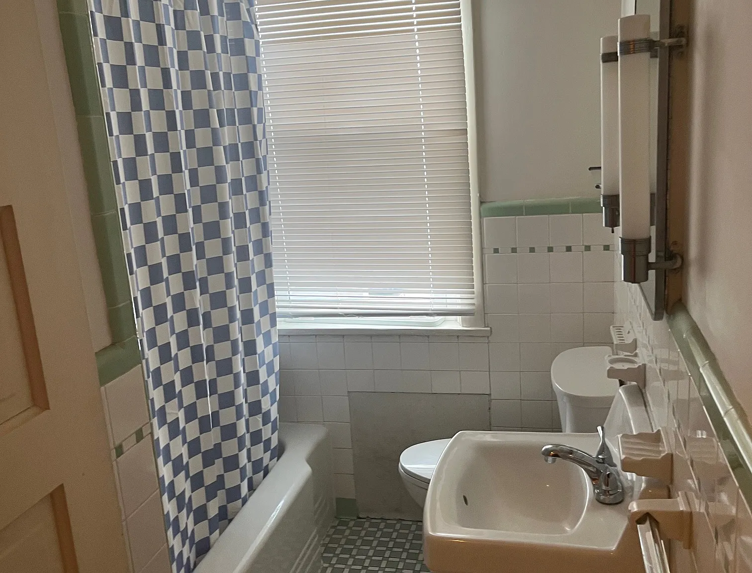2 bed, $800 — Photo 4