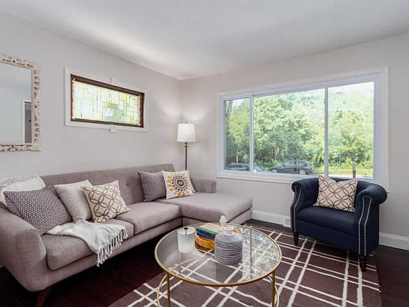 5th image of 3807 S Arctic Ave