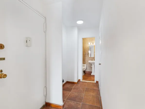 225 Saint Pauls Avenue image 12 of 30