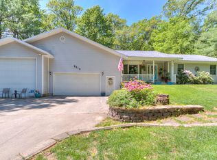 2219 Oak River Ln, Muskegon, MI 49445