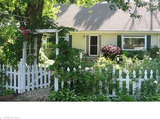 39 Pattagansett Dr, East Lyme, CT 06333