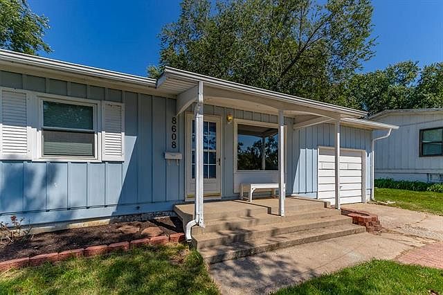 1st image of 8608 E 92nd Pl