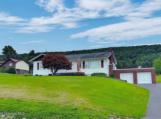186 Green Grove Rd, Scott Township, PA 18447