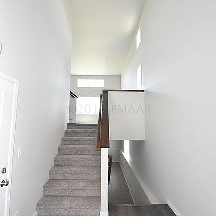 4th image of 703 27th Ave W