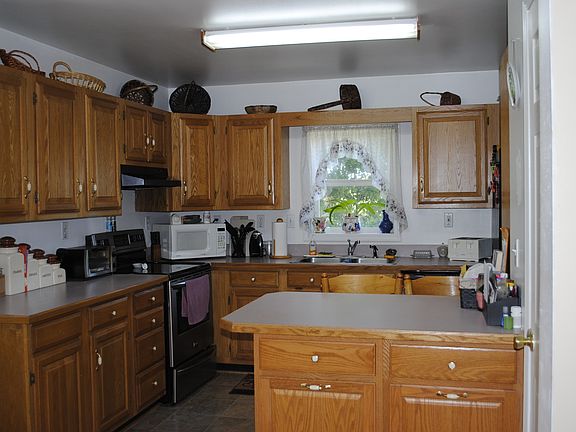 3rd image of 814 Pepin Ln
