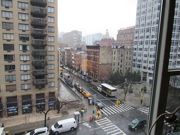 4th image of 165 E 32nd St APT 7D