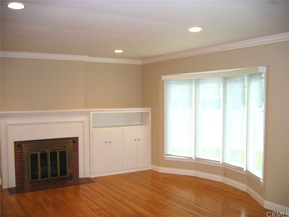 3rd image of 2838 W Clark Ave