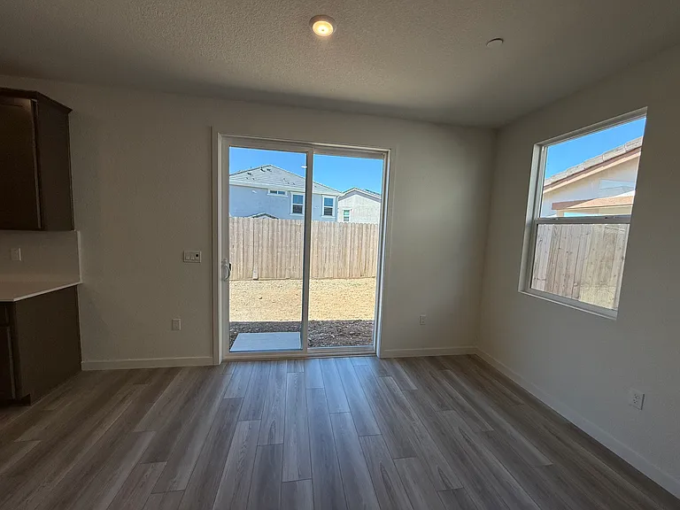 4533 Field View Dr — Photo 16