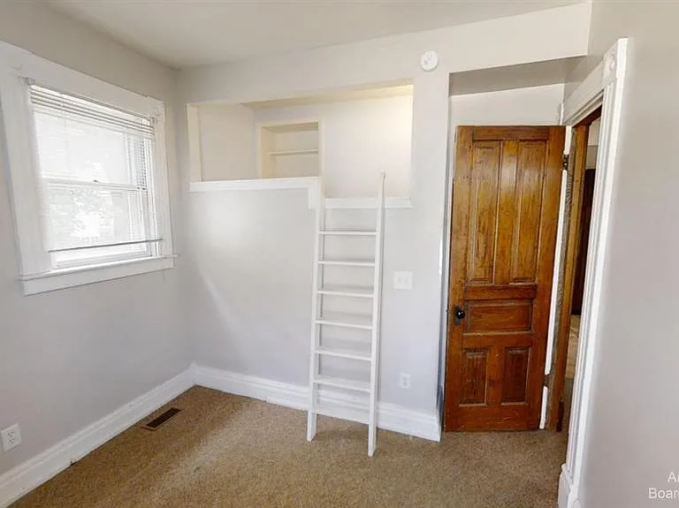 821 W Liberty St #1 — Photo 2