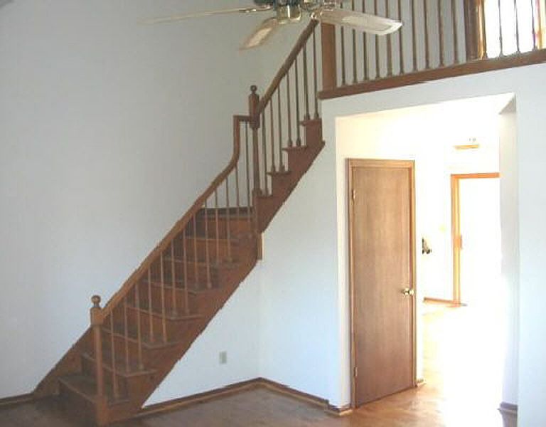 5th image of 46 ROSSMAN Circle