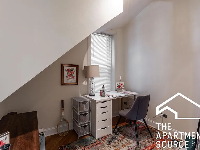 1937 N Winchester Ave #2 — Photo 9