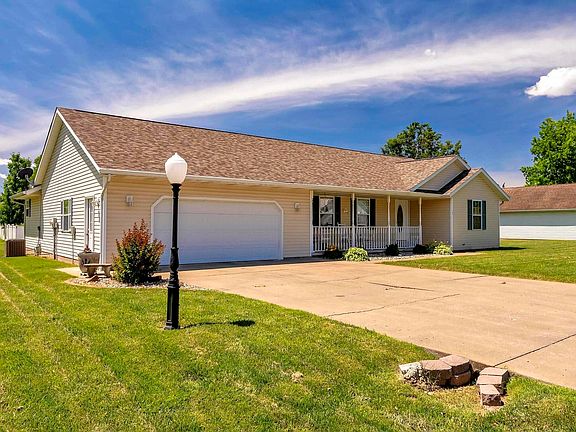 3rd image of 308 Forest Park Dr