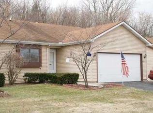 1033 Wheatstone Dr, Mishawaka, IN