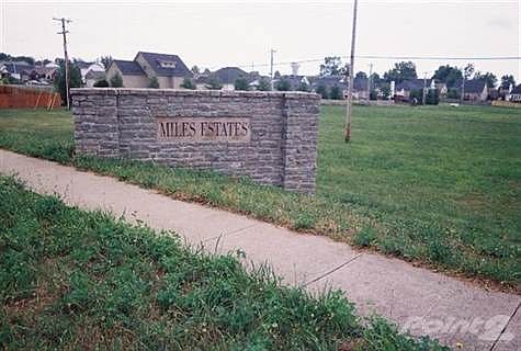 4th image of 129 Janice Dr