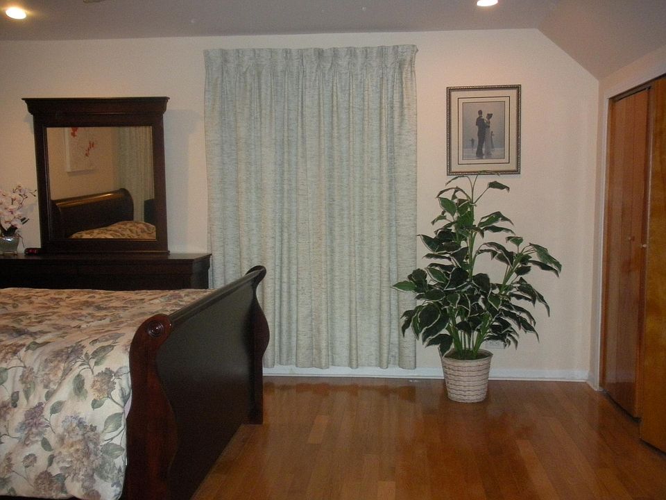 2nd image of 2525 Westover Ave