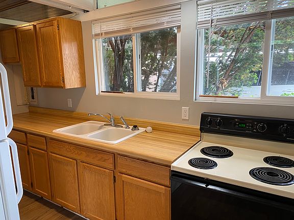 5th image of 226 N 37th Ave #A
