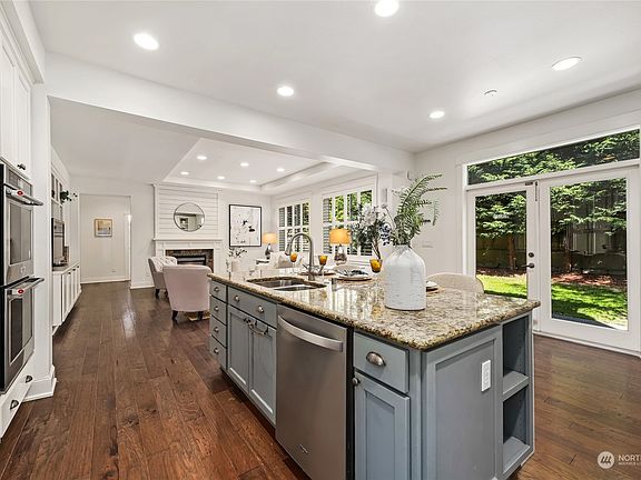 5th image of 16505 SE 66th ST