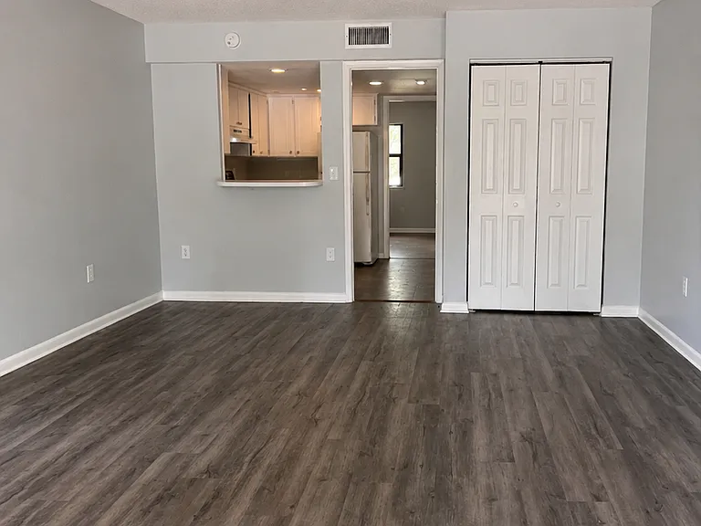 525 Morgan Ave #2 — Photo 3