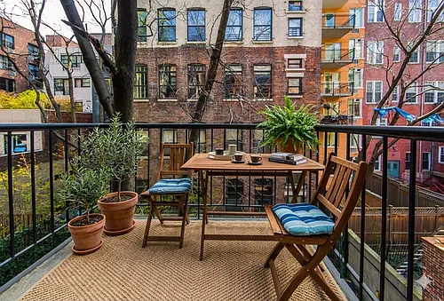 322 W 14th St Photo 1 322 W 14th St Photo 1