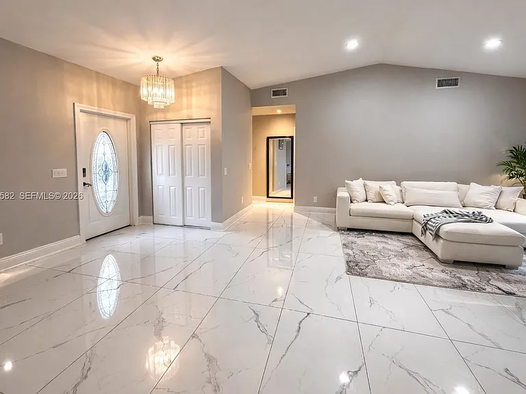 20888 Sugarloaf Ln — Photo 3