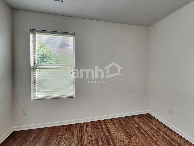 350 Scotland Dr — Photo 11