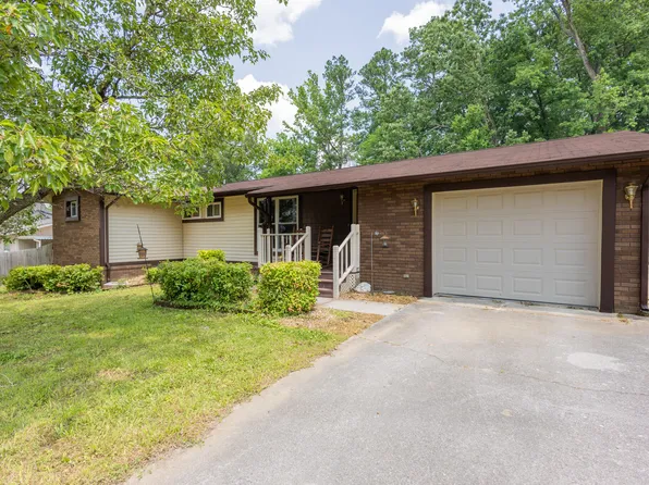 8003 Plaxco Dr, Chattanooga, TN 37421