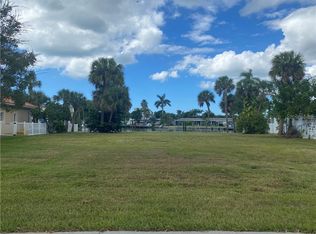 588 Normandy Rd, Madeira Beach, FL 33708