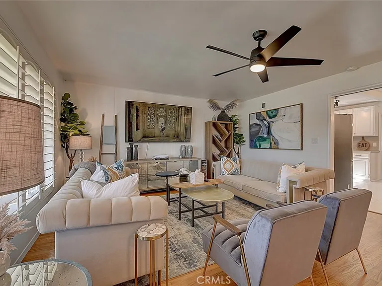 444 N Shattuck Pl — Photo 48