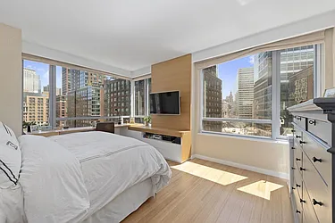 Rented by R New York