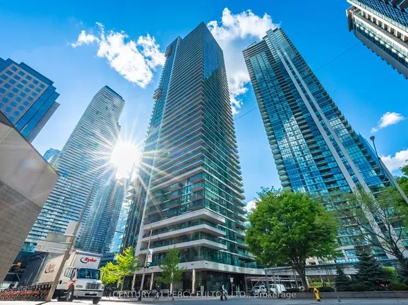 18 Harbour St #703, Toronto, ON M5J 2Z6