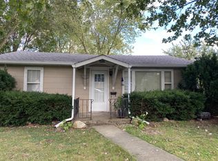 310 S Beech St, Arthur, IL 61911