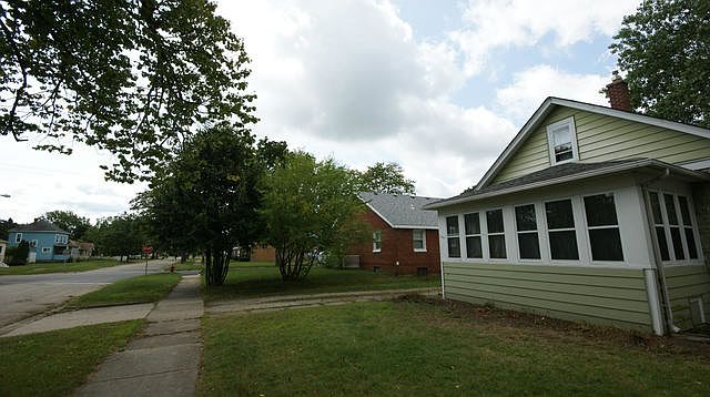 2nd image of 2818 Elizabeth Ave