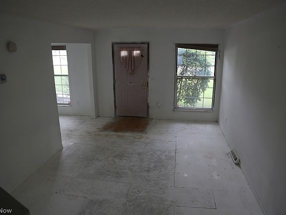 3rd image of 2786 Mull Ave APT C