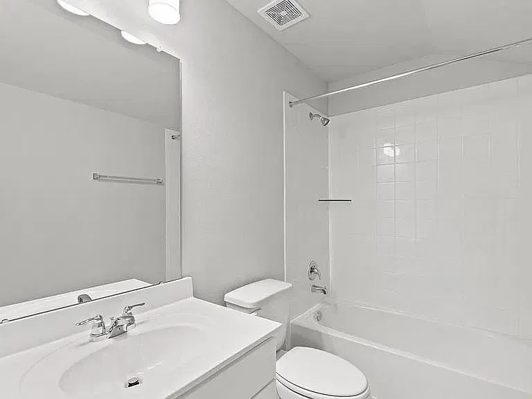 4 bed, 3.5 bath, 2563 sqft, $2,900 — Photo 4