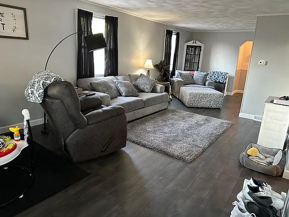 4th image of 2704 Sunrise Ave