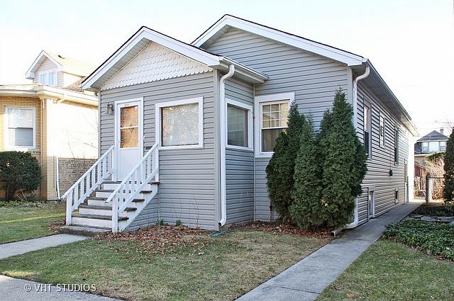 1st image of 2711 W Lunt Ave