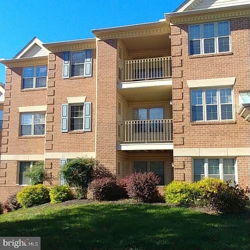 1st image of 1713 Landmark Dr Unit 2E