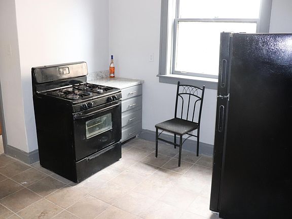 5th image of 8249 S Maryland Ave APT 2
