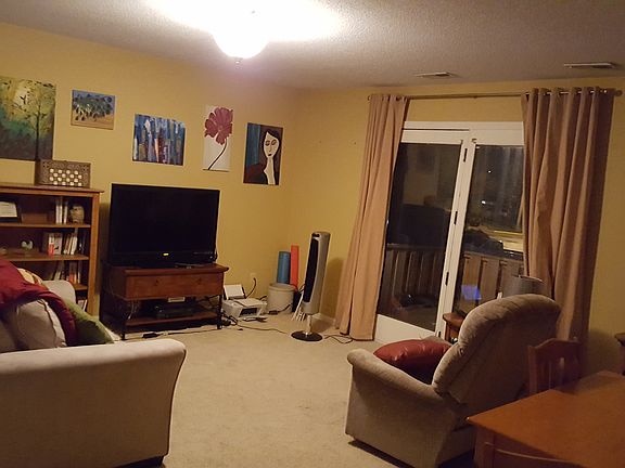 4th image of 503 Columbia Dr APT D