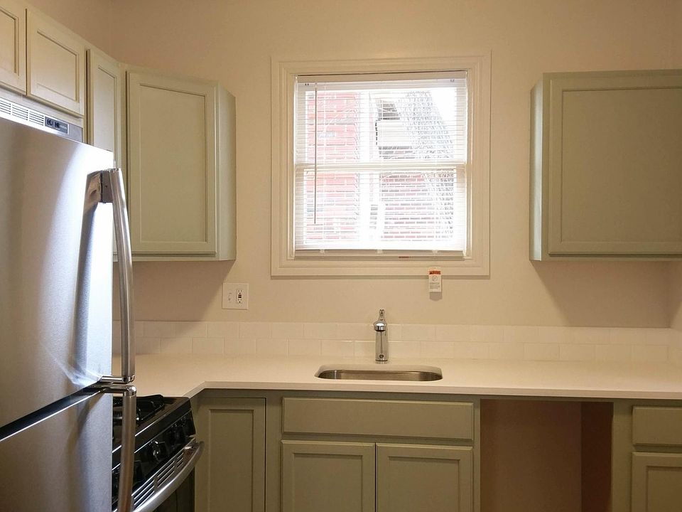 *Dishwasher now installed in kitchen